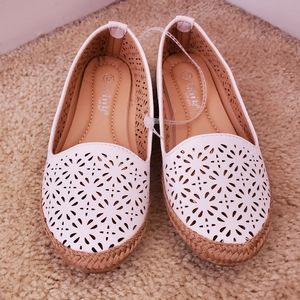Link Comfort Girls' White Slippers